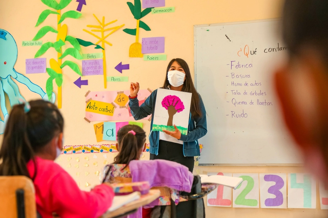 Una de las bondades del programa es que se eliminan intermediarios y se asegura que el dinero sea entregado a escuelas en zonas de alta y muy alta marginación del país. Foto tomada del sitio de https://www.gob.mx/conafe / Archivo