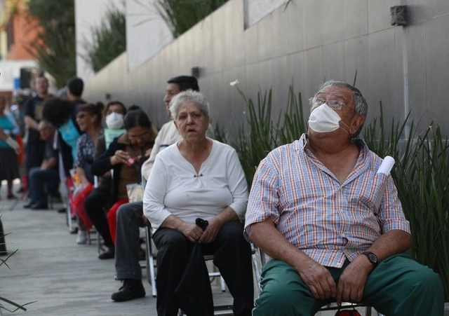 Más de ocho millones de adultos mayores reciben la pensión del Bienestar del gobierno federal. Foto Alfredo Domínguez