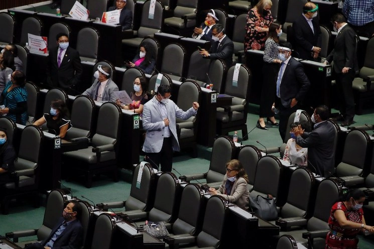 La Cámara de Diputados elegirá entre 20, a los cuatro nuevos consejeros del INE. Foto Cristina Rodríguez