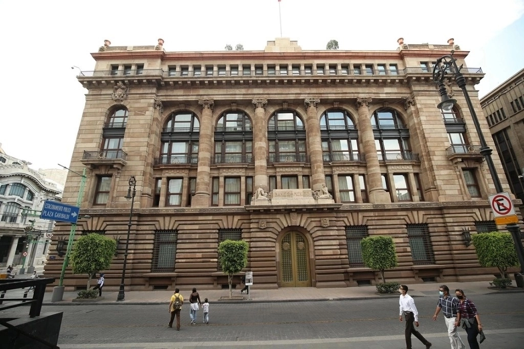 Por primera ocasión en nueve años, este 2025 el gobierno de México recibirá remanentes de operación del Banco de México, calculados en unos 110 mil millones de pesos, estimó el área de estudios económicos de Banamex. Foto María Luisa Severiano / Archivo
