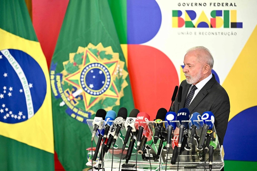 El presidente brasileño, Luiz Inácio Lula da Silva, habla durante una conferencia de prensa en el Palacio de Planalto en Brasilia el 3 de junio de 2025. 