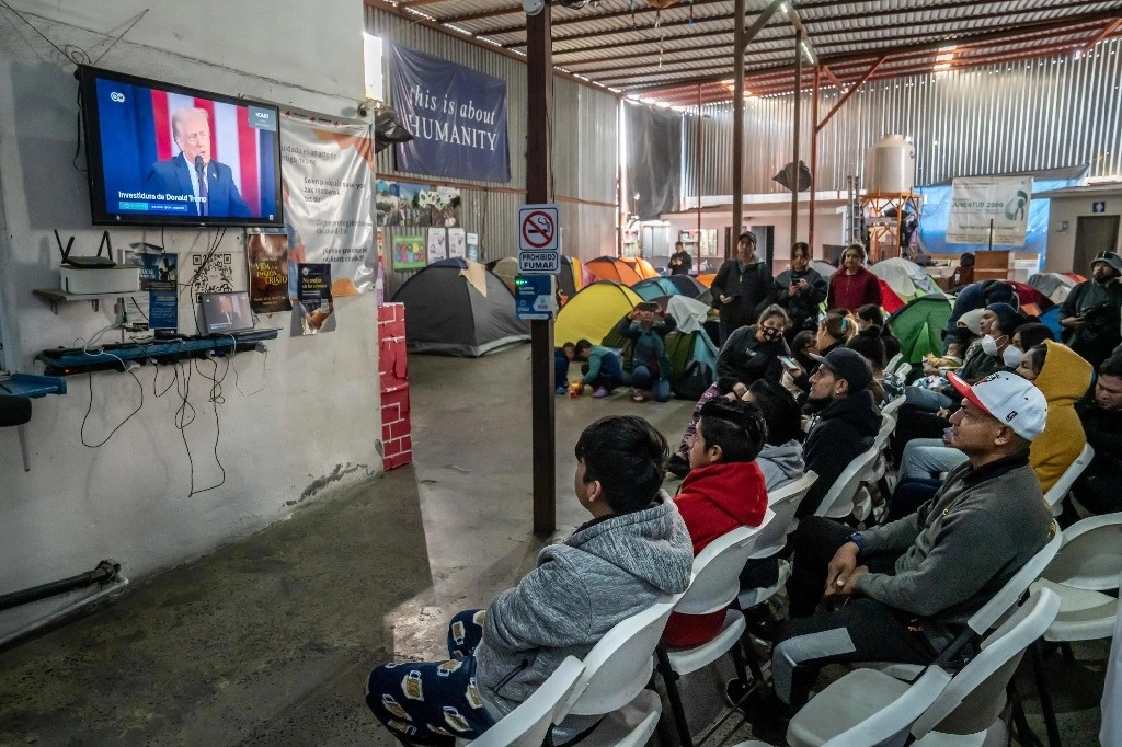 En estados fronterizos, los migrantes escucharon las palabras de Trump. Foto Omar Martínez, La Jornada Baja California 
