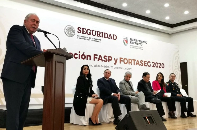 Leonel Cota Montaño, secretario Ejecutivo del Sistema de Seguridad Pública en encuentro con autoridades municipales. Foto Twitter @LeonelCotaM
 
