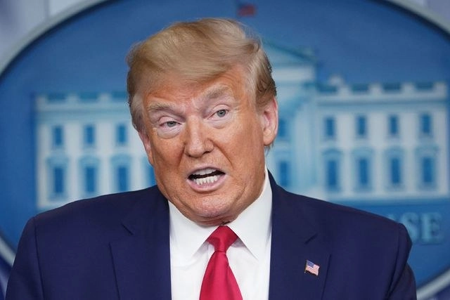 El presidente estadunidense, Donald Trump, acusó a la OMS de administrar mal la pandemia del nuevo coronavirus. Foto Afp 
