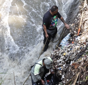 En la Barranca de Texcalatlaco, con el apoyo de la alcaldía Magdalena Contreras, se realizó su limpieza, pues se trata de un áreas de recarga de los mantos acuíferos que tiene la ciudad de México. Foto cortesía Álvaro Obregón

 