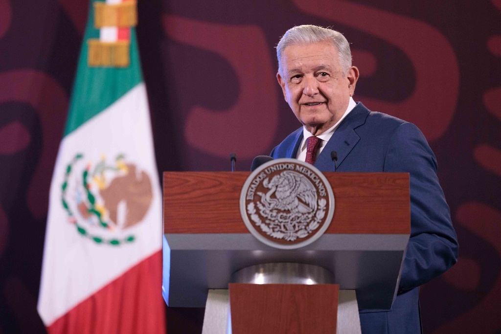 AMLO recommends that youth not join the opposition bloc