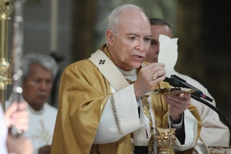 El cardenal Carlos Aguiar Retes durante una homilía dominical en la Catedral Metropolitana. Foto María Luisa Severiano / Archivo