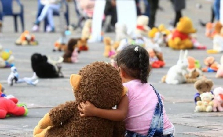 Una de las metas de Conapo es coordinar los programas para erradicar los embarazos en niñas y disminuirlos entre los adolescentes. Foto Afp/ Archivo