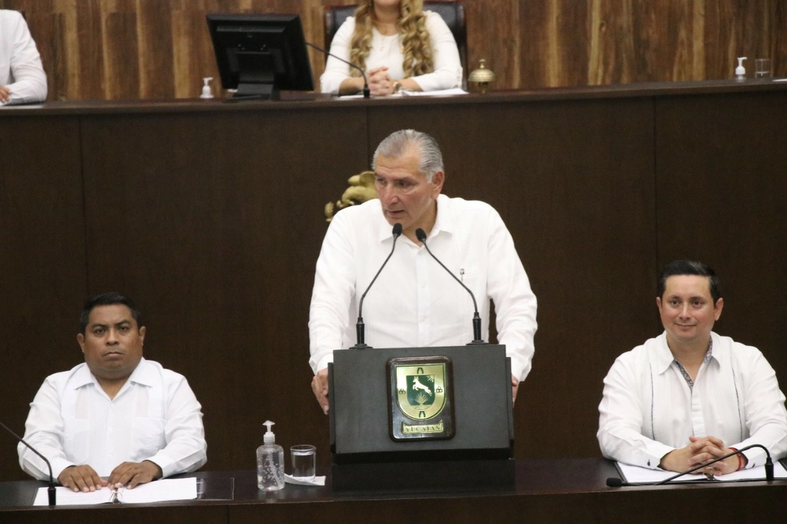 Sesión solemne del Congreso de Yucatán con el secretario de Gobernación, Adan Augusto López Hernández. Foto Luis Boffil