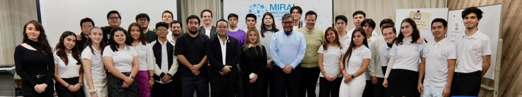 Durante la ceremonia, en la que estuvo acompañado de Christian Peñaloza, director general e investigador del Mirari Innovation Institute y Luis Alberto Fierro, coordinador general de Fortalecimiento Académico e Institucional de la ANUIES; González Placencia destacó que este esfuerzo tiene que continuar en las instituciones de Educación Superior de México, convertirse en un trabajo de redes, de proyectos y de iniciativas para que los jóvenes tengan más oportunidades de desarrollo profesional. Foto ANUIES