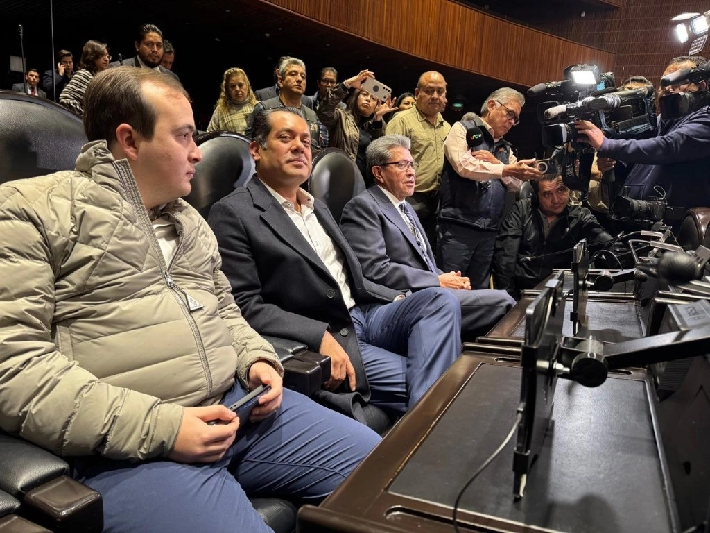 Enrique Vázquez, Sergio Gutiérrez Luna y Ricardo Monreal en la Cámara de Diputados. Foto Enrique Méndez
