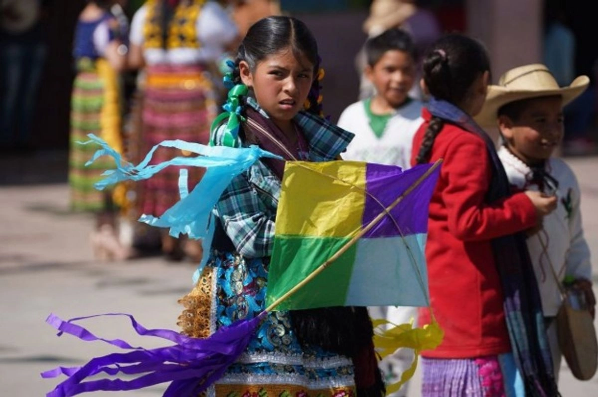 De acuerdo con el Censo de Población y Vivienda 2020 del INEGI, en México más de 7
millones de personas hablan una lengua indígena; de ellas, más de la mitad son mujeres.