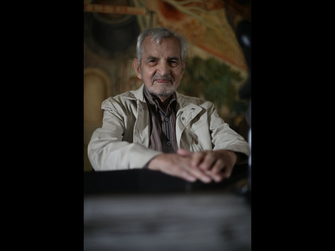 Rodrigo Moya presentó ayer su libro ‘Rodrigo Moya: México’, catálogo de la exposición que hace un recorrido por su obra. Foto Yazmín Ortega Cortés