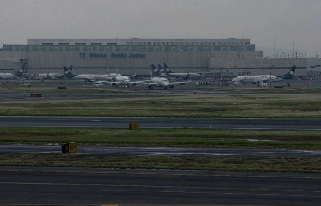 La organización, que agrupa a unas 340 aerolíneas que representan más de 80 por ciento del tráfico aéreo mundial, ya había indicado a principios de diciembre que esperaba un récord de pasajeros en 2024. Foto Cristina Rodríguez / Archivo