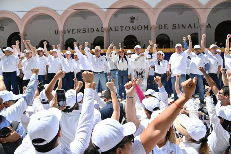 Evento que encabezó el rector en la capital del estado. Foto La Jornada