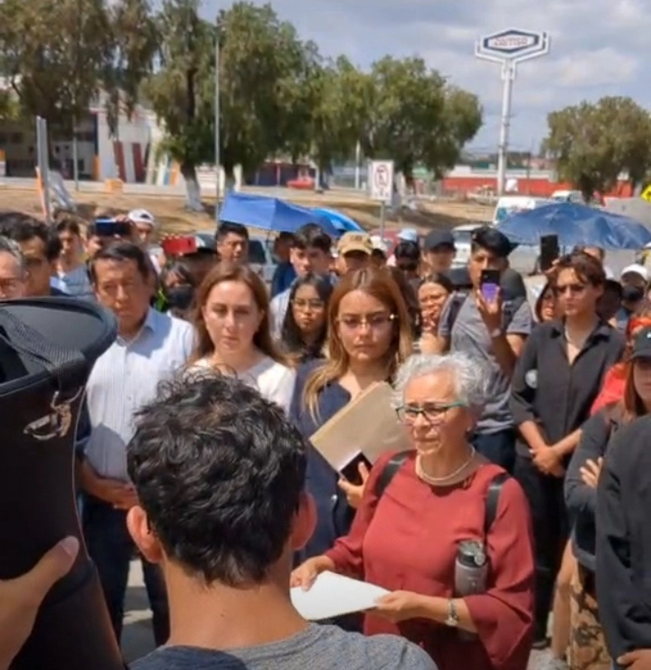 Estudiantes paristas de Universidad Autónoma del estado de Hidalgo. Foto Ricardo Montoya