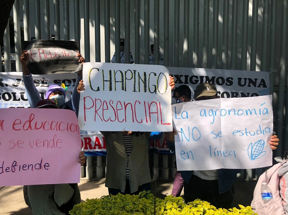 Imagen de archivo de estudiantes de la Universidad de Chapingo durante una protesta en marzo de 2022. Foto Luis Castillo