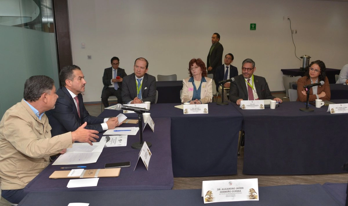 Reunión entre integrantes de la ANUIES y senadores. Foto tomada de la cuenta de X
