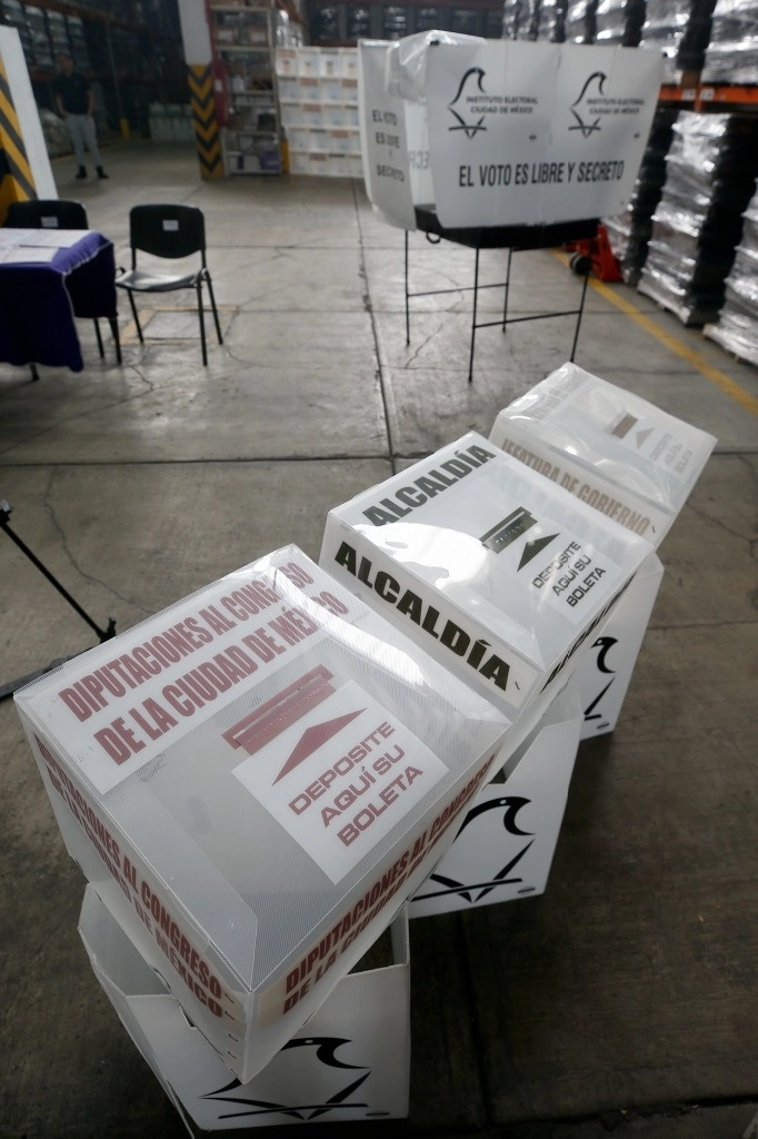 El líder local de Morena, Sebastián Ramírez, aseguró que se han documentado irregularidades en las elecciones de la alcaldía Cuajimalpa. Foto José Antonio López 
