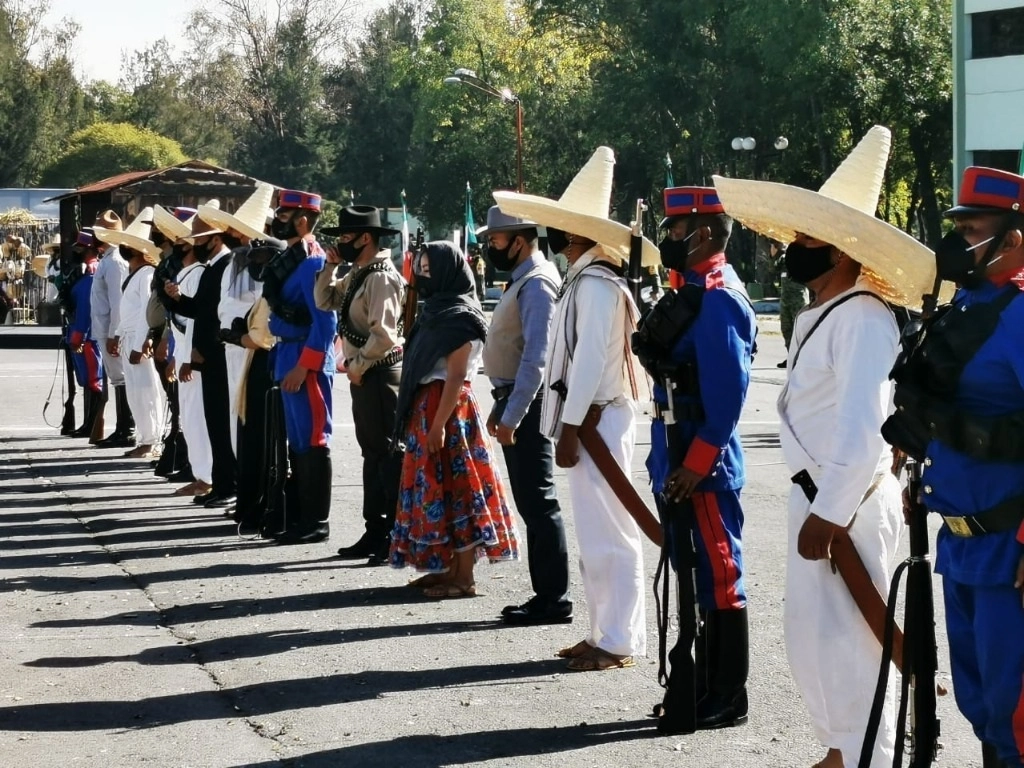 Participantes en la ceremonia conmemorativa del 110 aniversario de la Revolución Mexicana. Foto cortesía Sedena