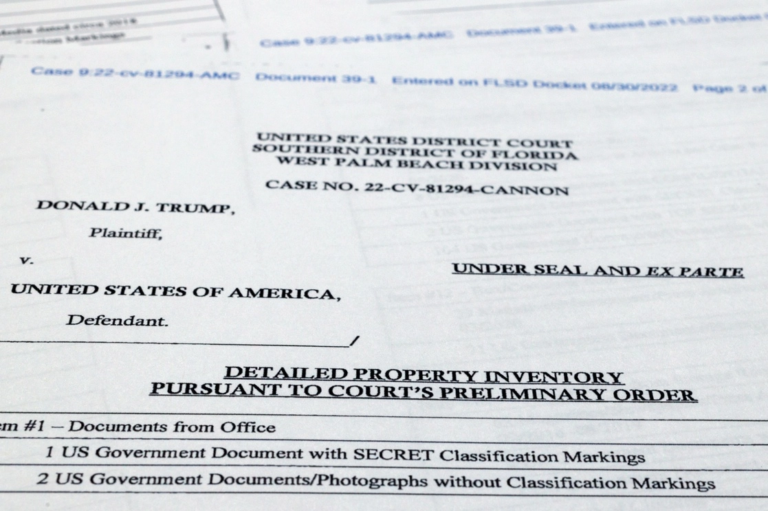 Documento incautado por el FBI de la propiedad Mar-a-Lago del ex presidente Donald Trump y publicada por el Departamento de Justicia. Foto Ap