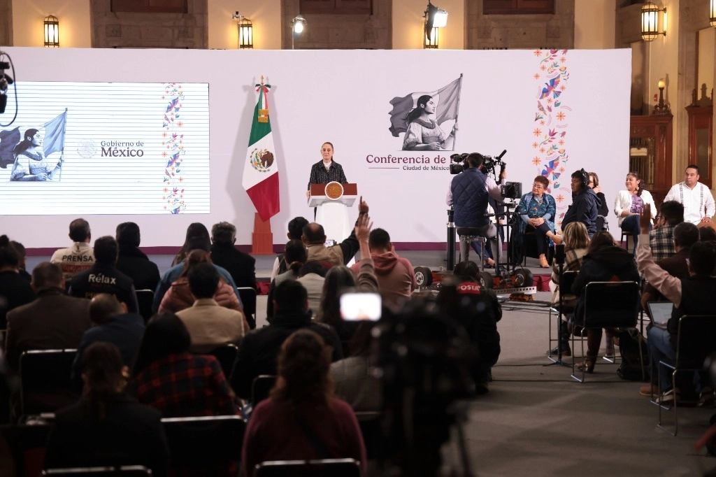 La presidenta Claudia Sheinbaum durante su conferencia matutina en Palacio Nacional, en la Ciudad de México, el 15 de noviembre de 2024. Foto Presidencia

