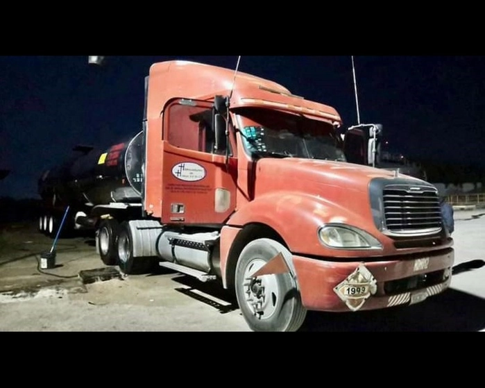 El hidrocarburo fue robado de ductos de Pemex por presuntos huachicoleros. Foto ‘La Jornada’