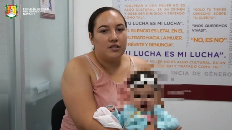 Erika Shanthal Gálvez Mercado, madre de la menor de edad sustraída por su padre en Tepic, Nayarit. Foto tomada del video difundido a través de Twitter @NayaritFiscalia