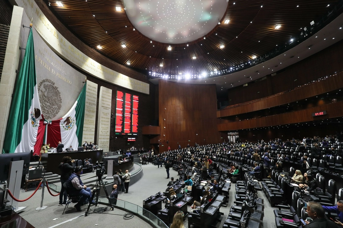 La Cámara de Diputados aprobó la reforma al artículo 61 de la Ley de Instituciones de Crédito, la cual fue turnada al Senado para su discusión. Foto Roberto García / Archivo