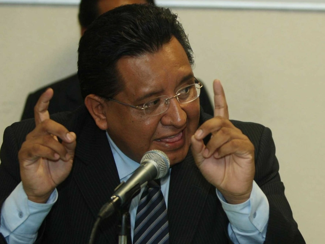 Miguel Ángel Vásquez Reyes, subsecretario de Administración y Desarrollo Humano en la gestión pasada, creó un subcomité de adquisiciones que le permitió obtener de manera ilegal recursos por 986 millones de pesos. Foto Francisco Olvera / Archivo
