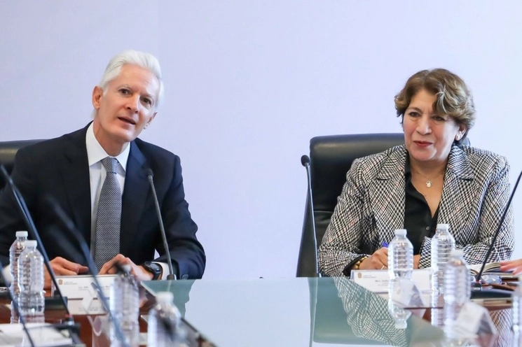 Alfredo del Mazo y Delfina Gómez en la mesa de transición de gobierno. Foto de su perfil de X