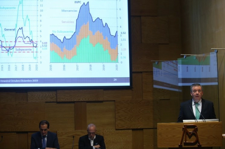 El gobernador del Banco de México, Alejandro Díaz de León Carrillo, presentó su informe trimestral en el Centro Histórico de la CDMX, el 26 de febrero del 2020. Foto Jesús Villaseca
