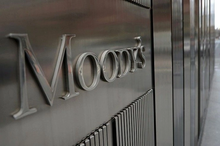 Moody’s redujo la expectativa de crecimiento para la economía mexicana, al situarla en 5.5 por ciento para este año, por debajo de 6.1 pronosticado apenas un mes atrás por la misma calificadora. Foto Afp / Archivo