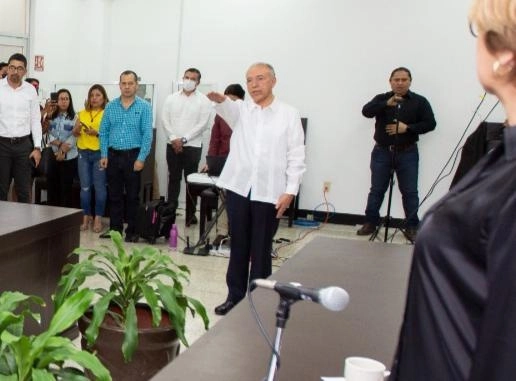Juan José Zepeda Bermúdez en su toma de protesta. Foto La Jornada
