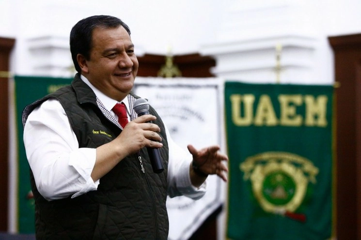El diputado petista Oscar González Yáñez, que organizó un foro virtual con representantes de los productores de medicamentos y activos médicos, expresó que se tomó esa determinación al abrigo de la urgencia sanitaria. Foto Cuartoscuro / Archivo