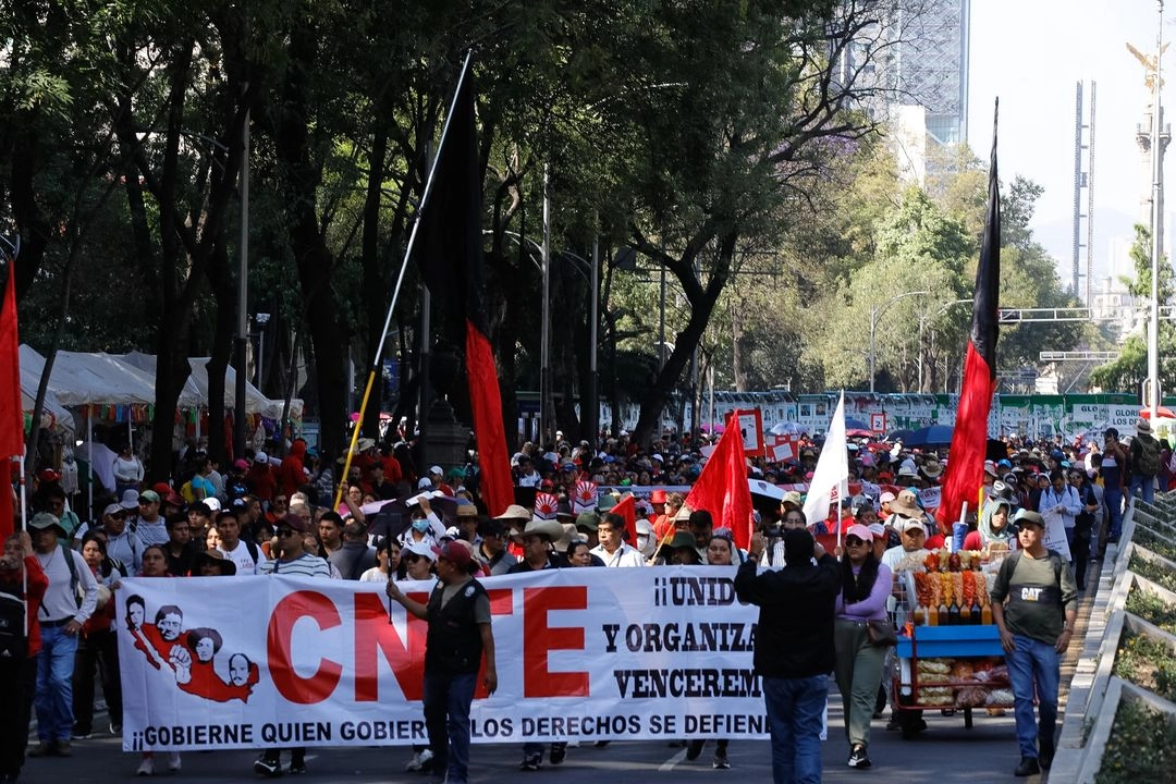 La CNTE se ha pronunciado con paros y marchas en diferentes estados del país contra la reforma a la ley del Issste propuesta por Sheinbaum y pide la abrogación de la ley vigente. 