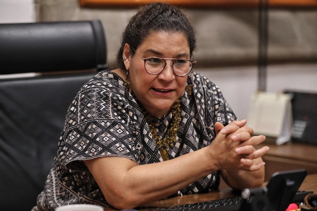 Lenia Batres, ministra de la SCJN, durante una entrevista con 'La Jornada', el 1° de agosto de 2024. Foto Marco Peláez  