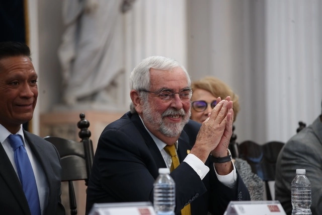 El rector de la UNAM, Enrique Graue (c) en imagen de archivo. Foto Yazmín Ortega
