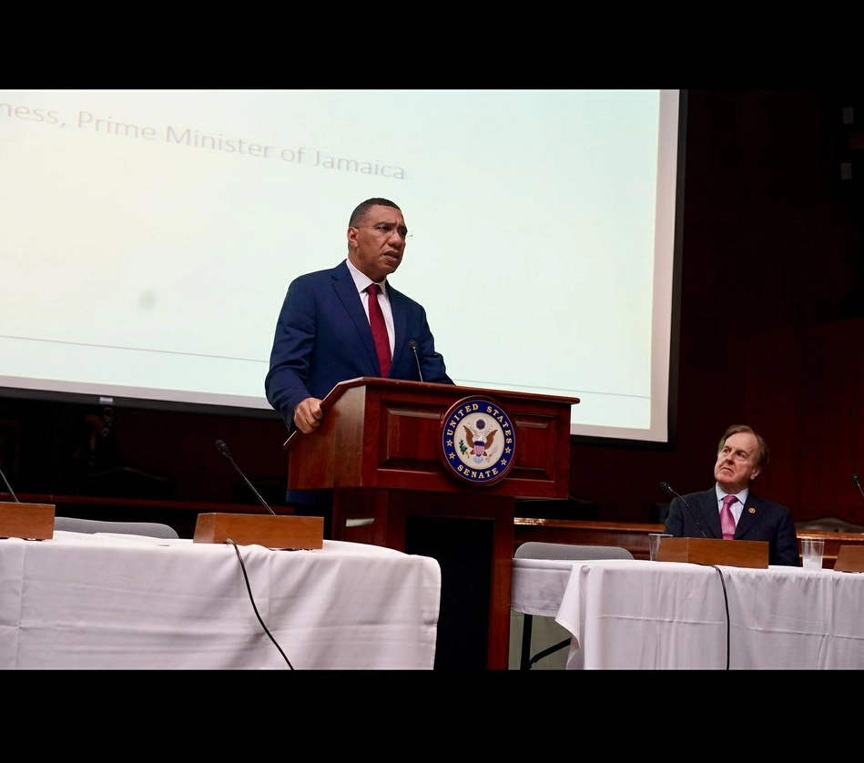Andrew Holness, primer ministro de Jamaica renovó el estado de emergencia por violencia de pandillas en ocho regiones de la nación caribeña. Foto Tomada de https://www.facebook.com/AndrewHolnessJM / Archivo