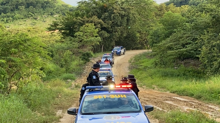 Policías guatemaltecos realizan patrullajes en las zonas fronterizas con México, el 27 de septiembre de 2023. Foto tomada de X @PNCdeGuatemala