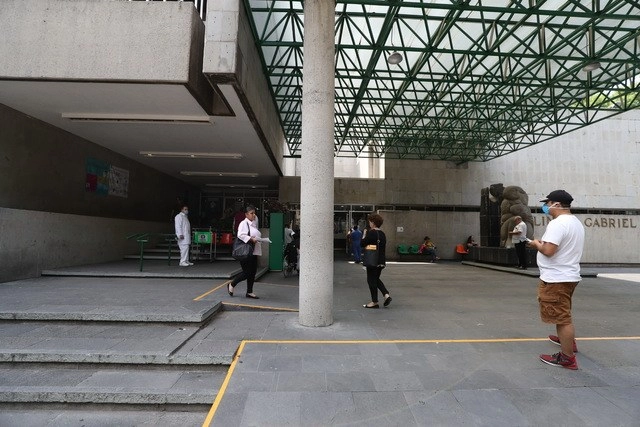 En las inmediaciones de la clínica Gabriel Mancera del IMSS. Foto Yazmín Ortega Cortés 