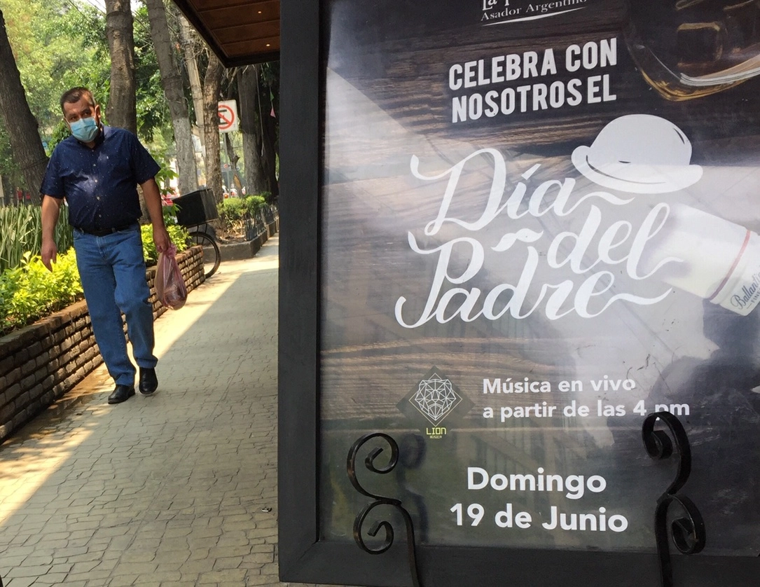 Las promociones para papás se centran en comida, bebida, ropa y artículos electrónicos. Foto Guillermo Sologuren