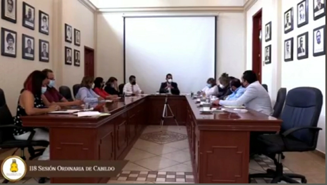 Sesión de cabildo transmitida por Facebook. Captura de pantalla