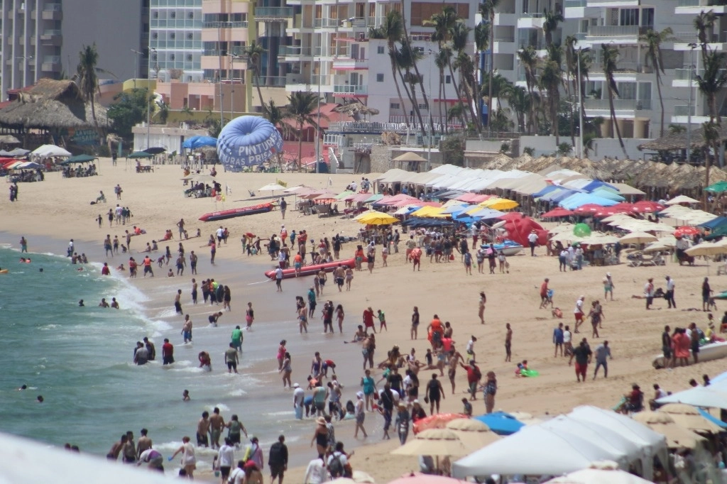 Una playa de Acapulco. Foto Héctor Briseño