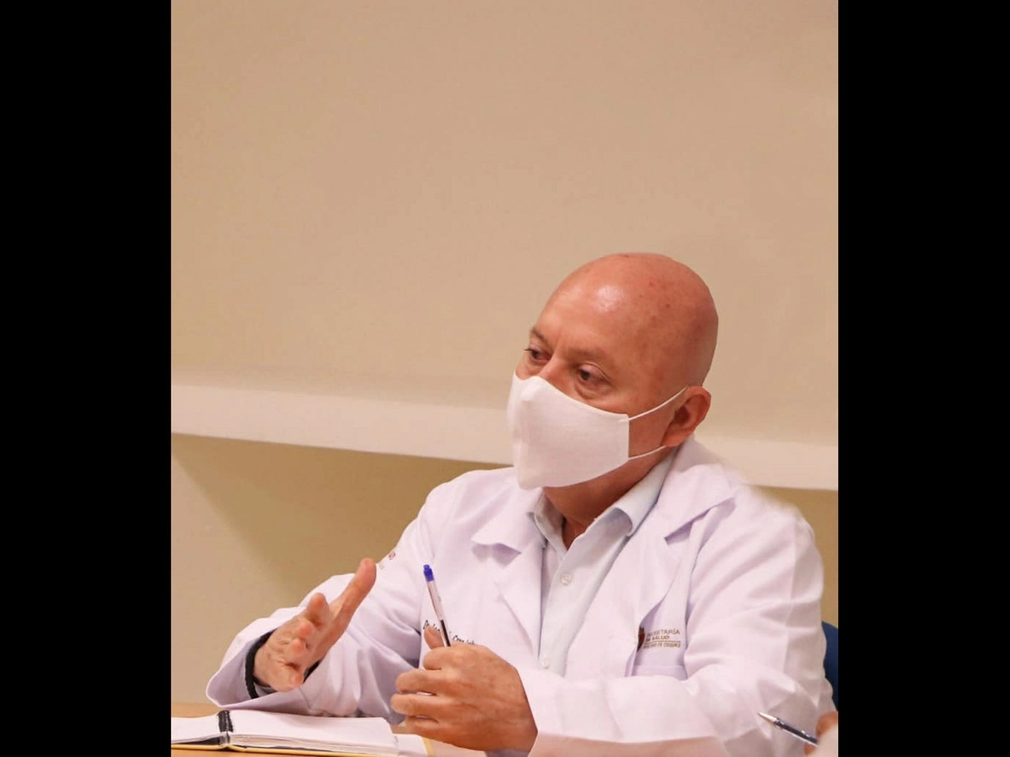El titular de la Secretaría de Salud de Chiapas, José Cruz Castellanos, informó que el primer caso detectado en la entidad fue dado de alta este lunes. Foto tomada del Twitter de @SaludChiapasOficial