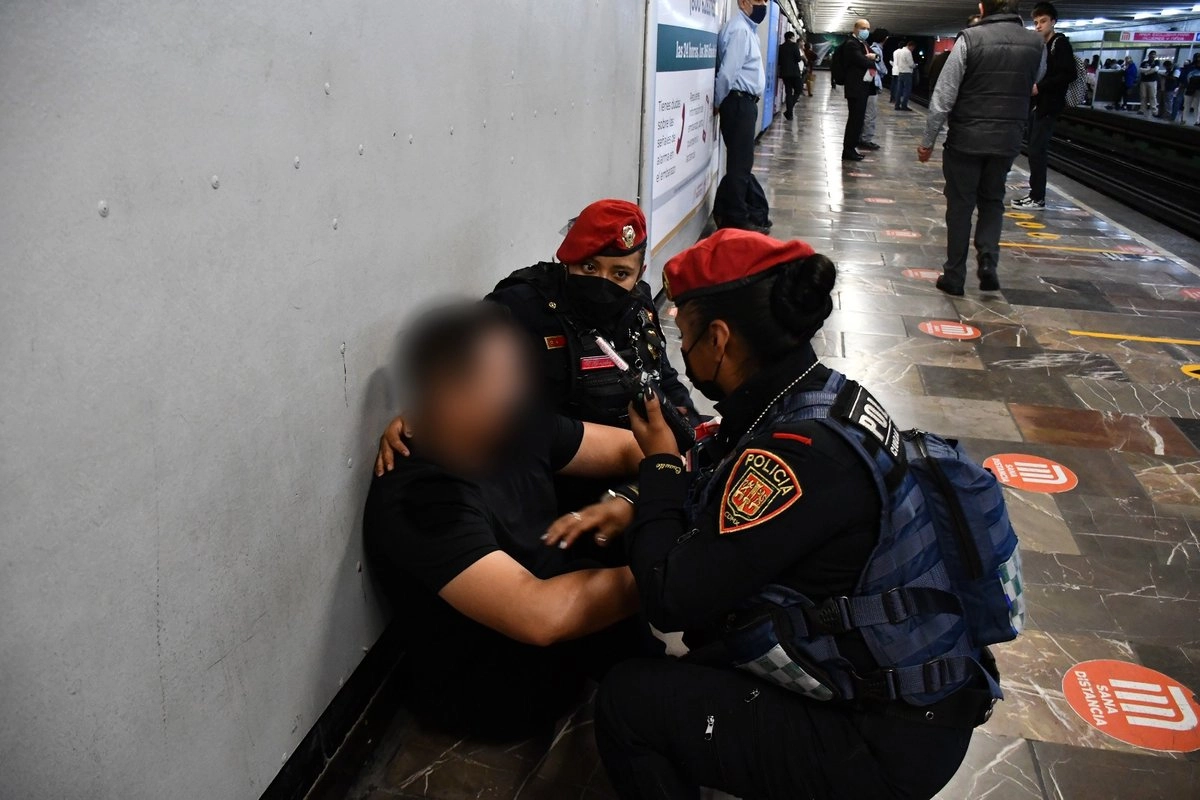 Desde su creación en 2016, el programa Salvemos Vidas ha buscado evitar la ocurrencia de muertes autoinfligidas en el Metro mediante la detección oportuna de personas con señales de alerta de riesgo suicida.