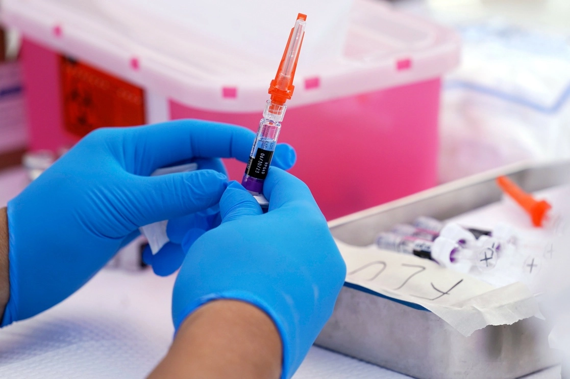 Los Centros para la Prevención y Control de Enfermedades de EU, pidieron a la población a aplicarse la dosis anual contra la influenza. Foto Ap / Archivo