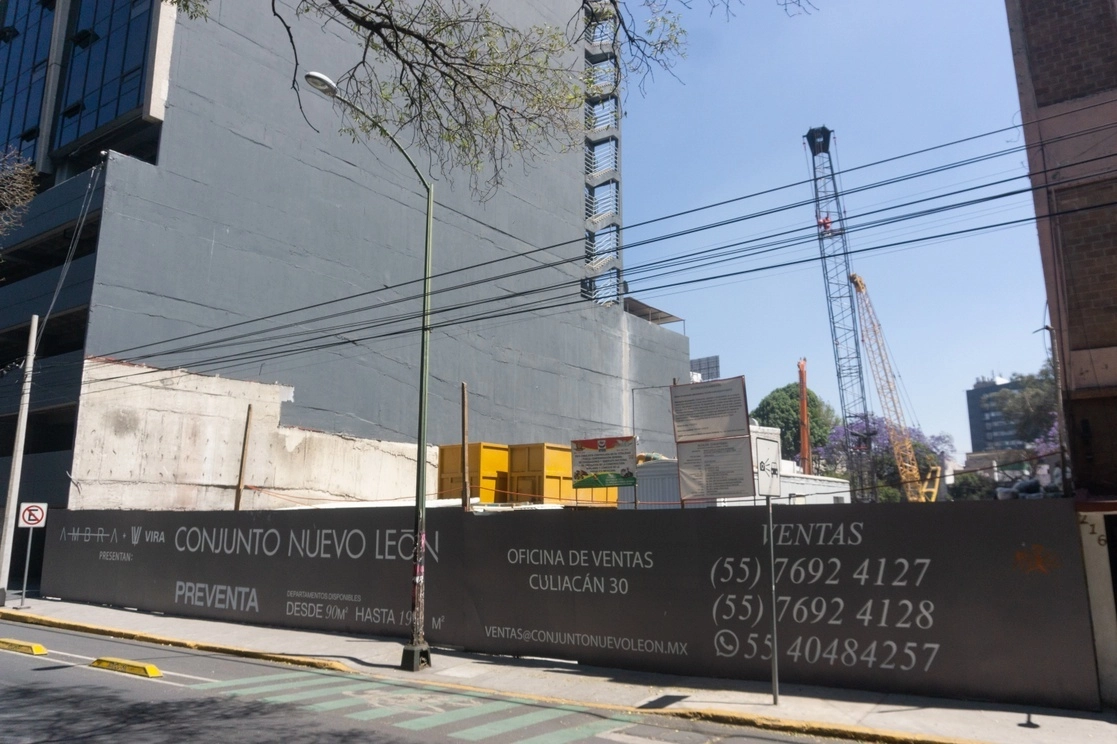 La disminución de la industria de la construcción, tuvo una caída real anual de 6.2 por ciento en marzo. Foto Pablo Ramos / Archivo