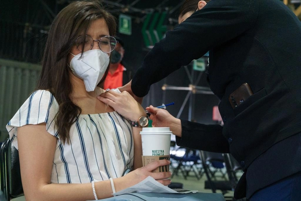 Jornada de vacunación anticovid en la CDMX. Foto Pablo Ramos