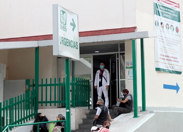 Perspectiva del Hospital General de Zona 1-A "Los Venados" del  IMSS. Foto Roberto García